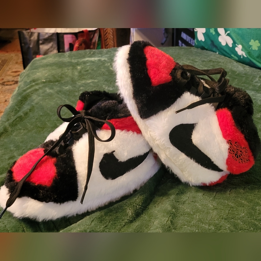 Kids Nike Dunk Air Jordan Slippers, Red, Black& White, Size 1-2